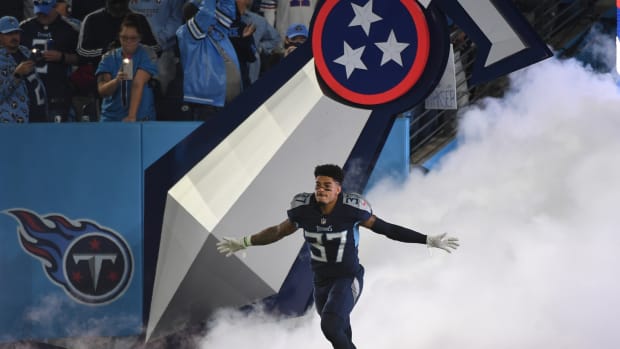 Tennessee Titans safety Amani Hooker (37) takes the field before the game against the Buffalo Bills at Nissan Stadium.