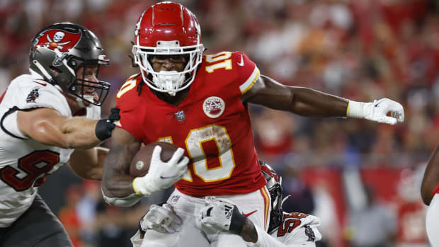 Chiefs running back Isiah Pacheco runs the ball in a game vs. the Tampa Bay Buccaneers.