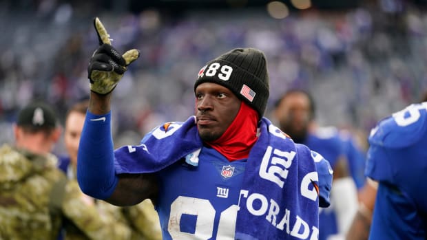 New York Giants wide receiver Kadarius Toney (89) points to the crowd after the Giants' 23-16 win over the Las Vegas Raiders at MetLife Stadium on Sunday, Nov. 7, 2021, in East Rutherford. Nyg Vs Lvr