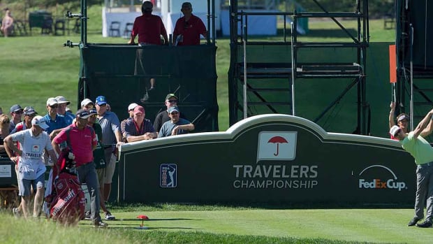 Hunter Mahan tees off in the 2016 Travelers Championship.
