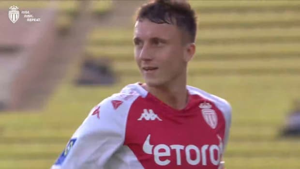 Golovin's incredible curling vs Angers