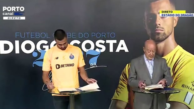 'The story goes on': Diogo Costa re-signs his contract with Porto until 2027