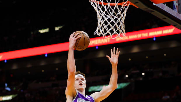 Nov 2, 2022; Miami, Florida, USA; Sacramento Kings guard Kevin Huerter (9) drives to the basket during the first quarter against the Miami Heat at FTX Arena.