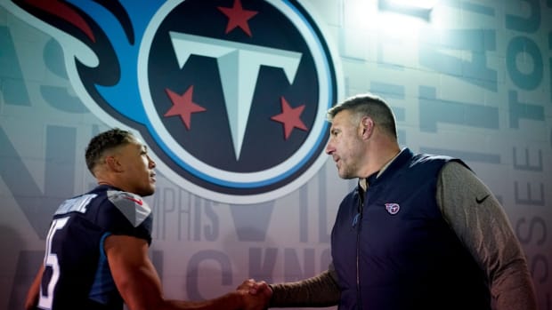 Tennessee Titans head coach Mike Vrabel shakes hands with wide receiver Nick Westbrook-Ikhine (15) after they beat the Denver Broncos at Nissan Stadium Sunday, Nov. 13, 2022, in Nashville, Tenn.