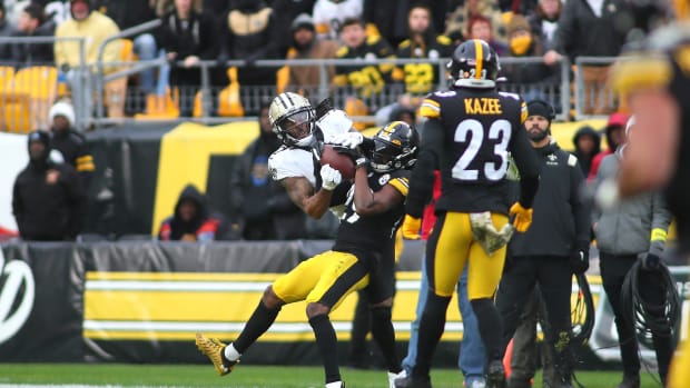 Pittsburgh Steelers Levi Wallace (29) intercepts a pass intended for New Orleans Saints Kevin White (17) during the second half at Acrisure Stadium in Pittsburgh, PA on November 13, 2022. Pittsburgh Steelers Vs New Orleans Saints Week 10