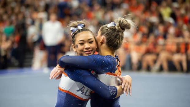 Suni Lee during Auburn 2022 competition