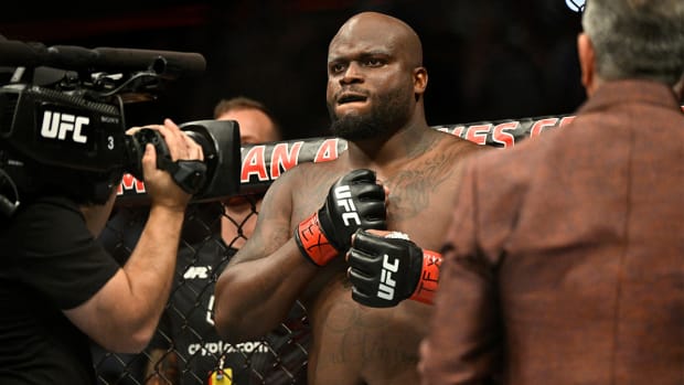 Jul 30, 2022; Dallas, TX, USA; Derrick Lewis (red gloves) before a fight with Sergei Pavlovich (not pictured) in a heavyweight bout during UFC 277 at the American Airlines Center.