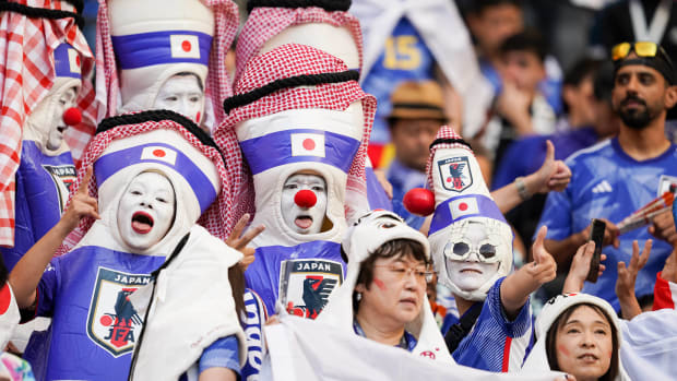 Color: Así festejaron los japoneses triunfo histórico ante Alemania