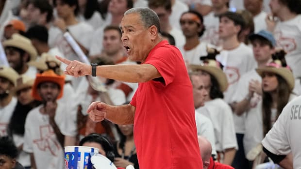 Jan 29, 2024; Austin, Texas, USA; Houston Cougars head coach Kelvin Sampson signals to players during the second half against the Texas Longhorns at Moody Center. Mandatory Credit: Scott Wachter-USA TODAY Sports  
