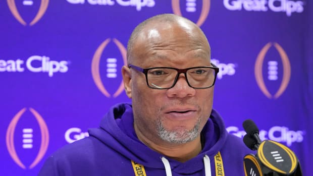 Jan 6, 2024; Houston, TX, USA; Washington Huskies co-defensive coordinator William Inge talks to the media during media day before the College Football Playoff national championship game against the Michigan Wolverines at George R Brown Convention Center. Mandatory Credit: Kirby Lee-USA TODAY Sports