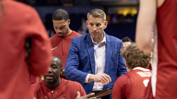 Alabama Crimson Tide head coach Nate Oats speaks to his players during a time out in the first half against the LSU Tigers at Pete Maravich Assembly Center.