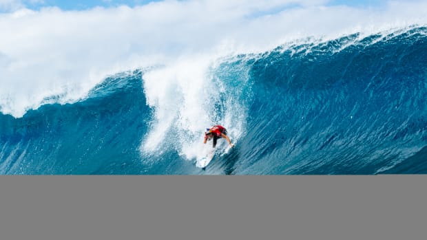 Molly Picklum Perfect 10 At Pipeline
