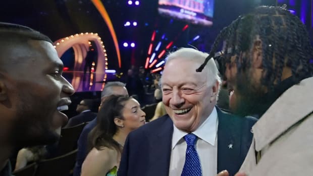 Shilo and Shedeur Sanders at NFL Honors with Jerry Jones
