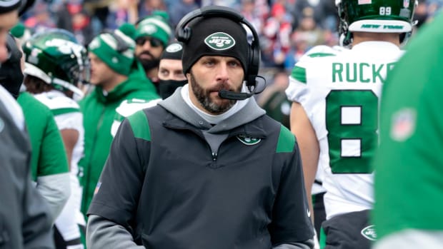 Former New York Jets running backs coach is headed north to the New England Patriots.