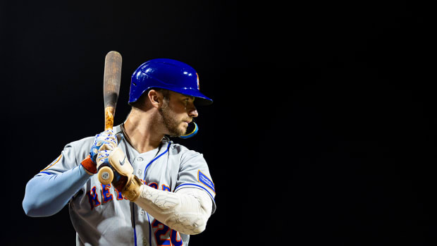 New York Mets first baseman Pete Alonso (20) prepares to bat during the third inning against the Philadelphia Phillies at Citizens Bank Park.