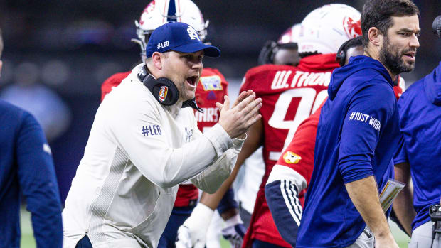 South Alabama Jaguars head coach Kane Wommack pumps up his players after a time out against the Western Kentucky Hilltoppers during the first half at Caesars Superdome.