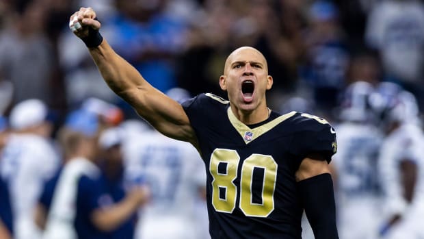 New Orleans Saints tight end Jimmy Graham (80) during the Who Dat chant during the first half against the Tennessee Titans at the Caesars Superdome.