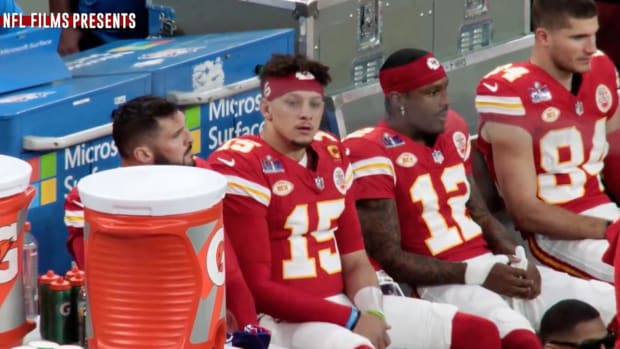 NFL Films Perfectly Captured the Eerily Quiet Moment Before Super Bowl Kickoff That Fans Don’t See 