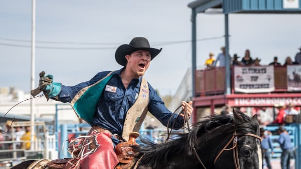 Dean Thompson had a lot to smile about after winning the La Fiesta De Los Vaqueros in Tucson, Ariz., last week. The up-and-coming bareback rider finds himself among the top 10 in the PRCA world standings.