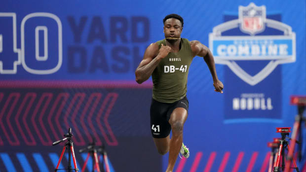 Mar 1, 2024; Indianapolis, IN, USA; Texas defensive back Ryan Watts (DB41) works out during the 2024 NFL Combine at Lucas Oil Stadium. Mandatory Credit: Kirby Lee-USA TODAY Sports