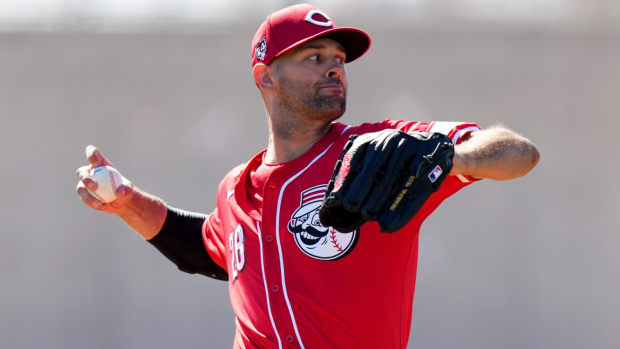Cincinnati Reds relief pitcher Nick Martinez (28) throws live batting practice during spring training workouts, Tuesday, Feb. 20, 2024, at the team s spring training facility in Goodyear, Ariz.  