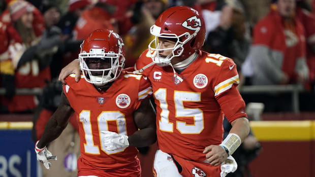 Former Kansas City Chiefs wide receiver Tyreek Hill (left) and quarterback Patrick Mahomes (right).