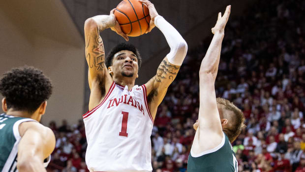 Indiana Hoosiers center Kel'el Ware (1) shoots the ball while Michigan State Spartans forward Jaxon Kohler (0) defends in the first half at Simon Skjodt Assembly Hall.