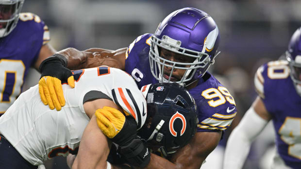 Danielle Hunter is the top remaining jewell in fee agency and the Bears badly need to sign him simply to save face for this frree agency period.