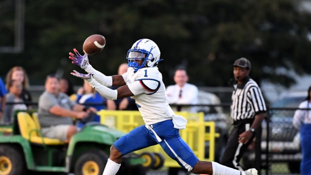North Caroline's Zymear Smith (1) makes the catch for the touchdown against Wi-Hi Thursday, Sept. 21, 2023, at Wicomico County Stadium in Salisbury, Maryland. North Caroline defeated Wi-Hi 14-7.