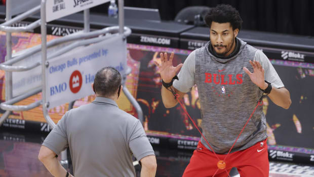 Chicago Bulls forward Otto Porter Jr. (22) warms up before an NBA game against the New York Knicks at United Center.