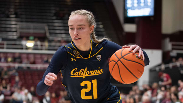December 23, 2022; Stanford, California, USA; California Golden Bears guard Mia Mastrov (21) during the second quarter against the Stanford Cardinal at Maples Pavilion.