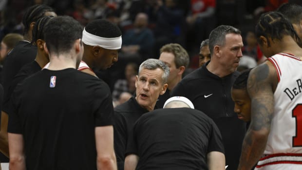 March 14, 2024; Chicago Bulls head coach Billy Donovan talks with the team before the first half against the LA Clippers at the United Center