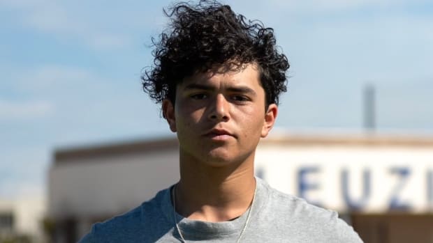 UW quarterback commit Dash Beierly impressed with his athleticism at the Los Angeles Elite 11.