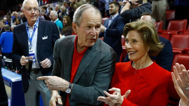 Former president George W. Bush at a Memphis-SMU men's basketball game in Feb. 2020.