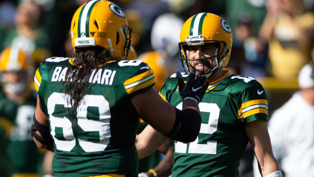 October 20, 2019: Green Bay Packers offensive tackle David Bakhtiari 69 congratulates Green Bay Packers quarterback Aaron Rodgers 12 after a touchdown throw during the NFL, American Football Herren, USA Football game between the Oakland Raiders and the Green Bay Packers at Lambeau Field in Green Bay, WI. /CSM NFL Football 2019: Oakland vs Green Bay OCT 20 - ZUMAc04_ 20191020_zaf_c04_671 Copyright: xJohnxFisherx  