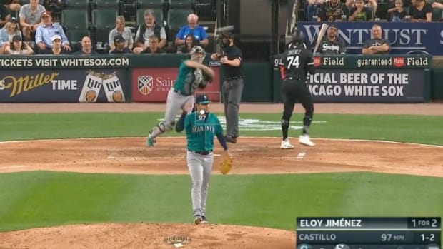 MLB Fans Roasted the White Sox After Seattle’s Luis Castillo Threw the Same Pitch 47 Times in a Row