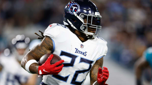 Derrick Henry is planning to sign a two-year deal with the Baltimore Ravens.
