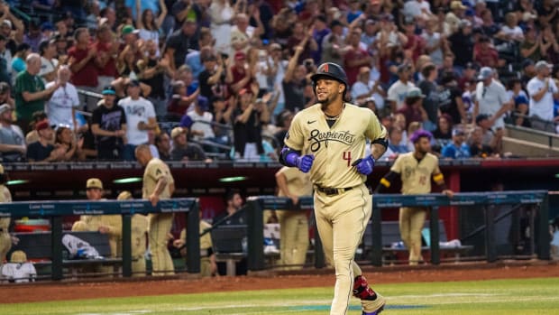 Ketel Marte jogs home after 6th inning homer against Cubs at Chase Field September 17, 2023