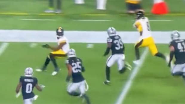 Steelers wide receiver George Pickens attempts to block for Kenny Pickett during Week 3 vs. the Raiders