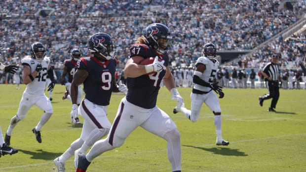 Sep 24, 2023; Jacksonville, Florida, USA; Houston Texans fullback Andrew Beck (47) runs with the ball from a return kick with tight end Brevin Jordan (9) during the third quarter at EverBank Stadium.