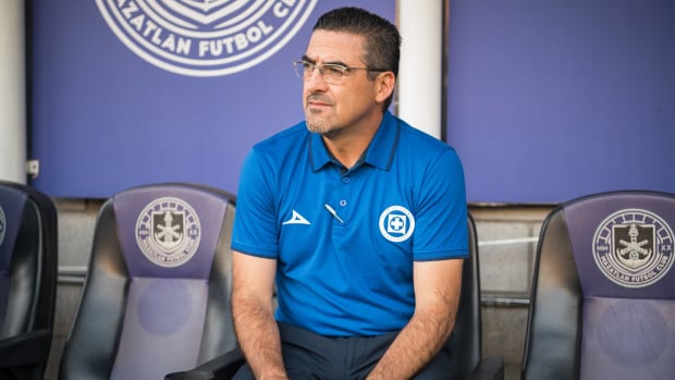 Joaquín Moreno entrenador de Cruz Azul