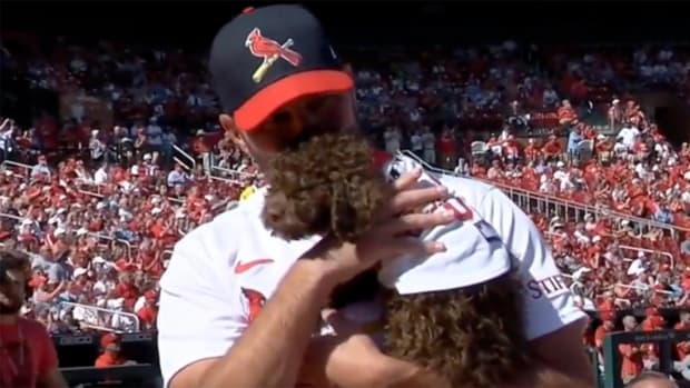Cardinals starting pitcher Adam Wainwright was gifted a puppy for his retirement from MLB.