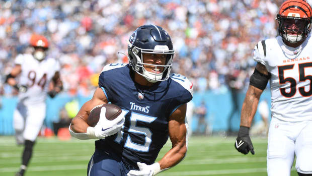 Tennessee Titans Dominate Cincinnati Bengals in Style, Roll to 27-3 Rout to  Even Record - Sports Illustrated Tennessee Titans News, Analysis and More