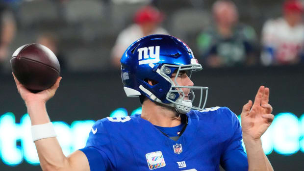 New York Giants Announce 2022 Legacy Games and Uniforms - Sports  Illustrated New York Giants News, Analysis and More