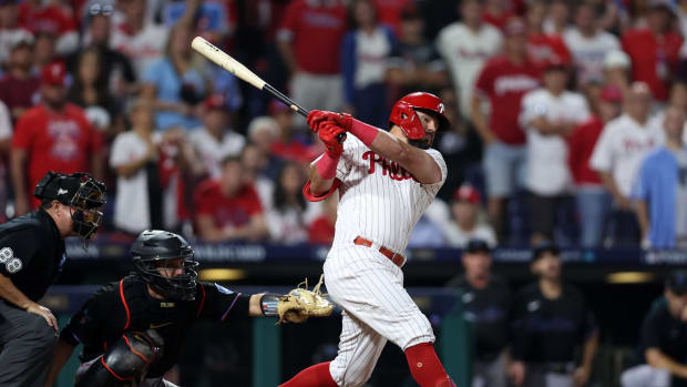 Indiana Hoosiers in the MLB: Schwarber Belts 19th Home Run, Cubs' Effross  Dealing - Sports Illustrated Indiana Hoosiers News, Analysis and More