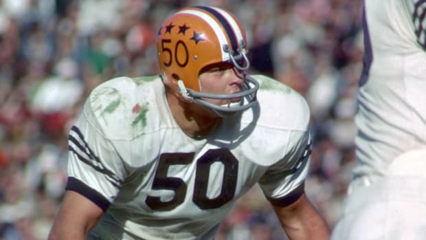 Dick Butkus was an intimidating player for the Huskies in the 1964 Rose Bowl.