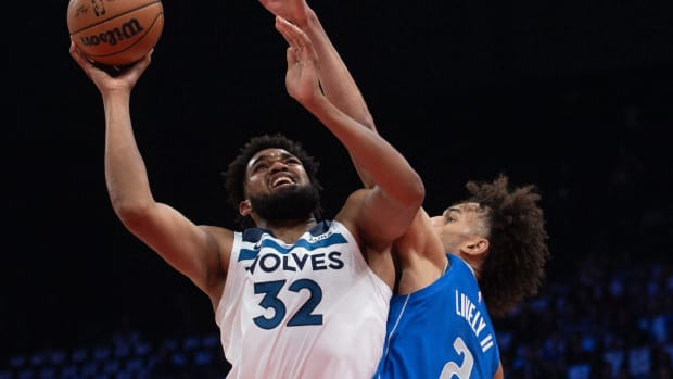 Karl-Anthony Towns honors past Timberwolves legends in Abu Dhabi