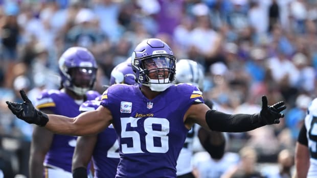 Vikings linebacker Jordan Hicks could be a potential trade target at the Oct. 31 deadline.