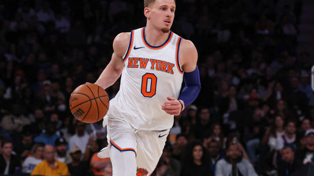 SI Photo Blog  Knicks basketball, Nba players, New york knicks
