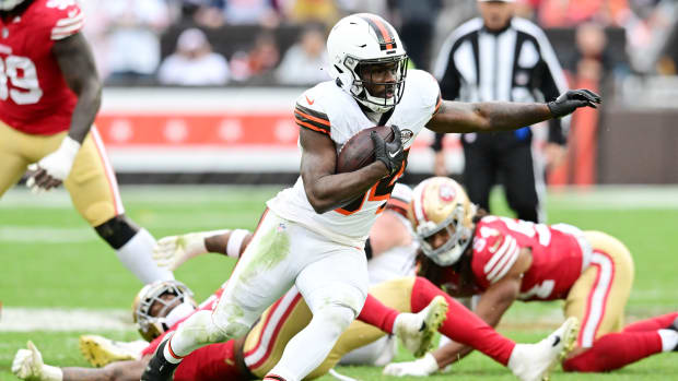 Oct 15, 2023; Cleveland, Ohio, USA; Cleveland Browns running back Jerome Ford (34) runs with the ball during the second half against the San Francisco 49ers at Cleveland Browns Stadium. Mandatory Credit: Ken Blaze-USA TODAY Sports